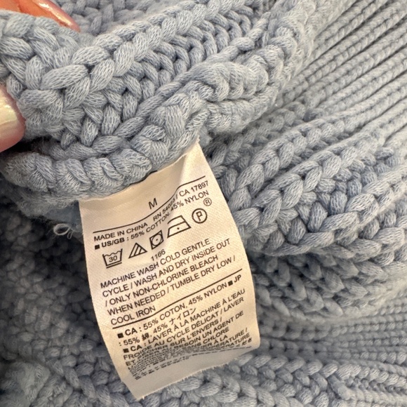Banana Republic sky blue chunky sweater. Size M - Picture 3 of 4